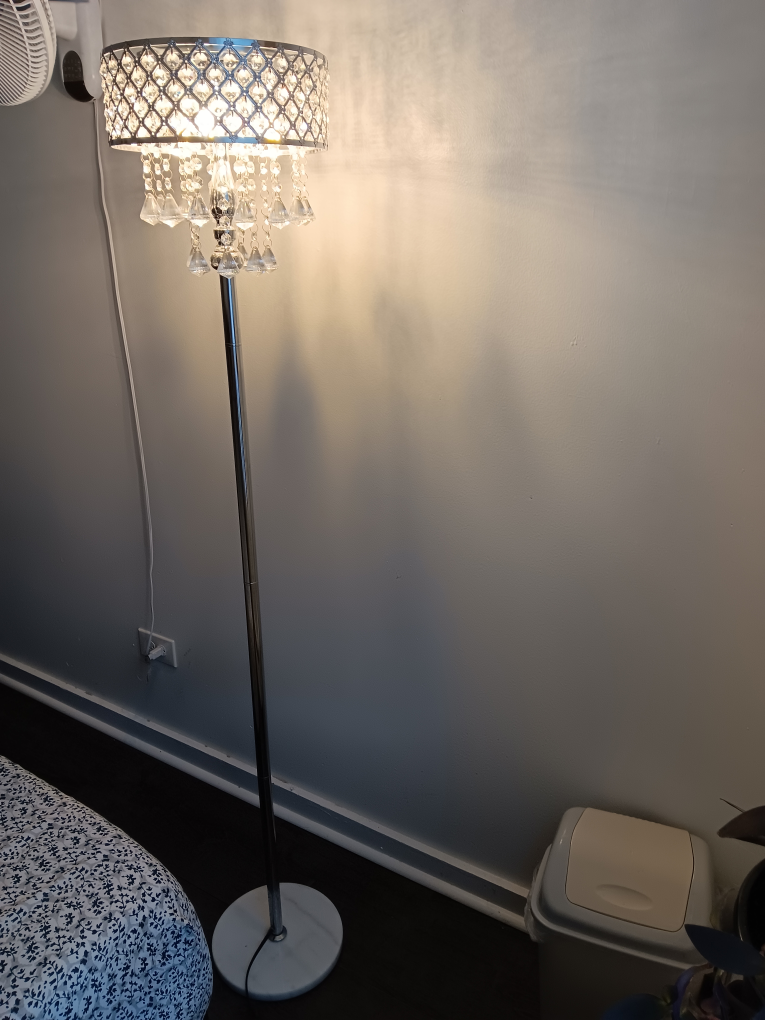 standing light