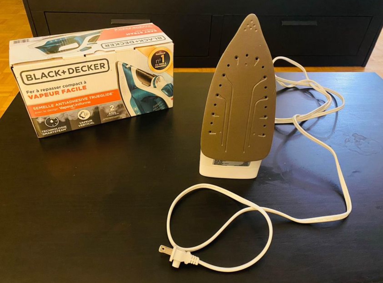 Black + Decker Easy Steam Compact Iron - photo 2