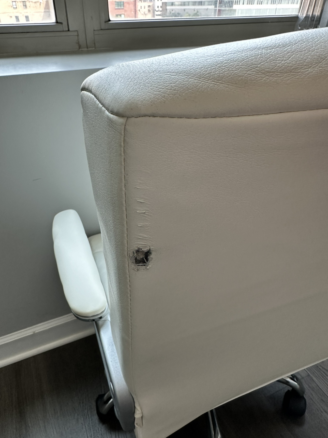 White Desk chair - photo 4