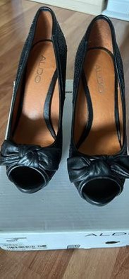 Aldo Open toe pumps (size 6) with sequins and bow detail image indicator(2)