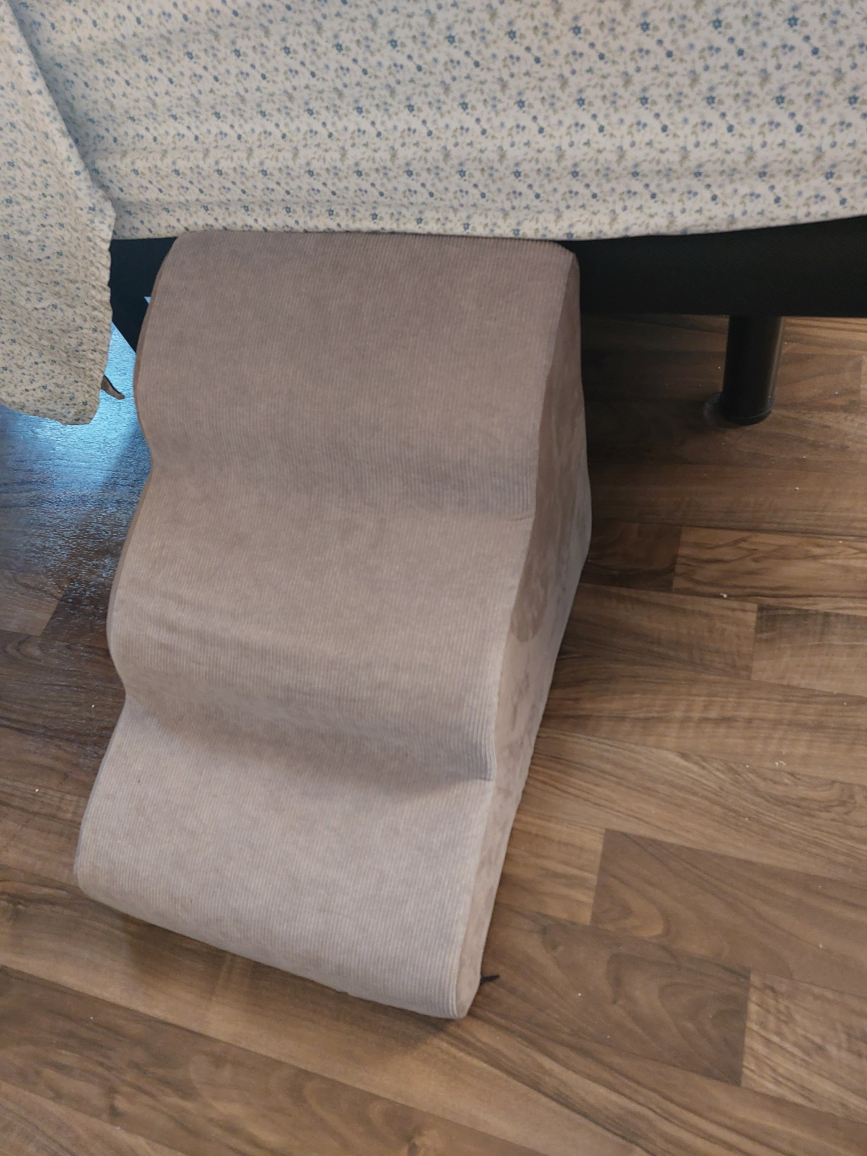 small dog/cat stairs - photo 2