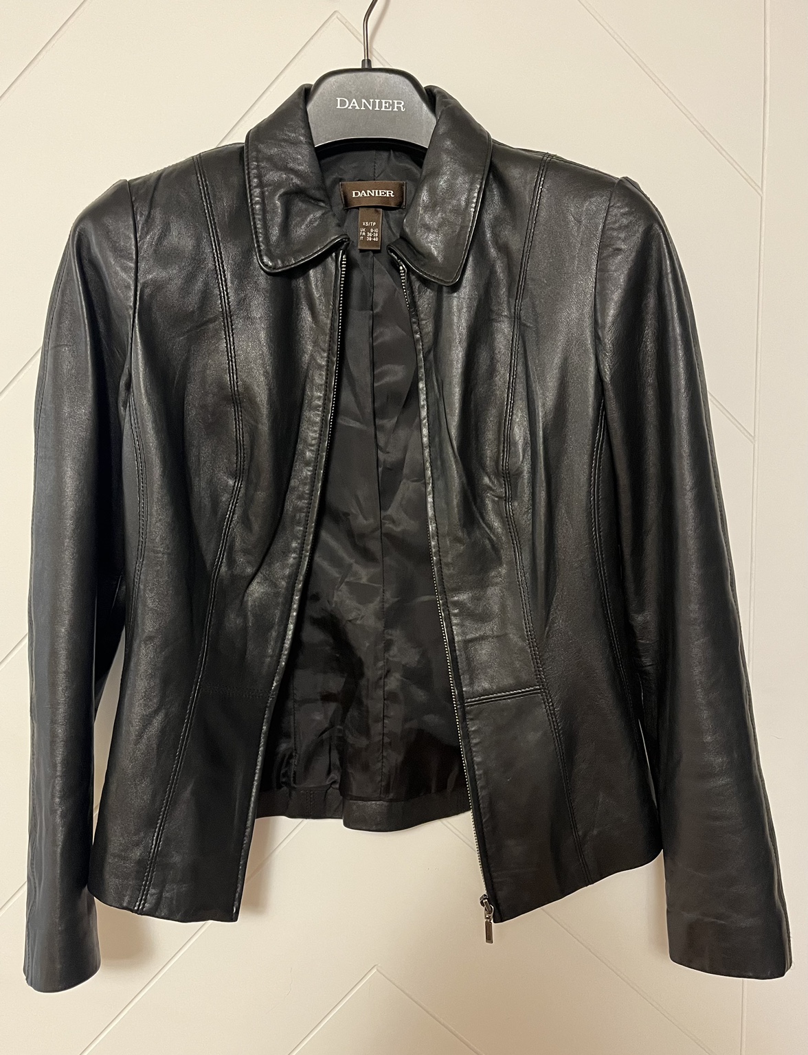 Classy & Stylish Danier Leather Jacket Women Size XS-S - photo 2