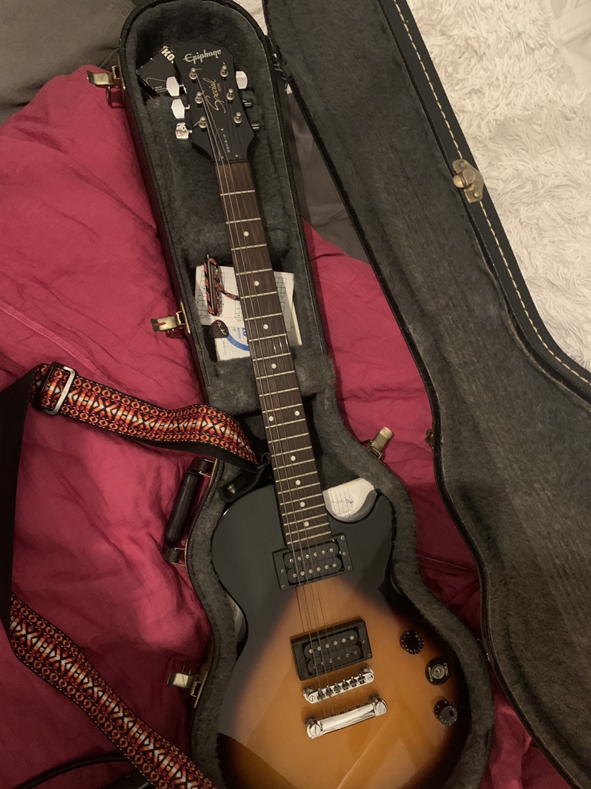 Electric Guitar + Amp - photo 3