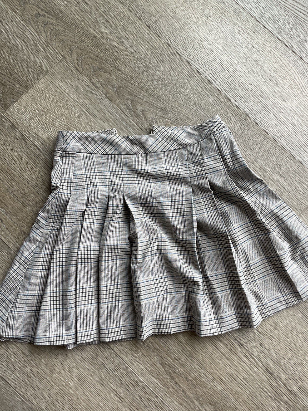 Two plaid skirts, mango and SHEIN image indicator(2)
