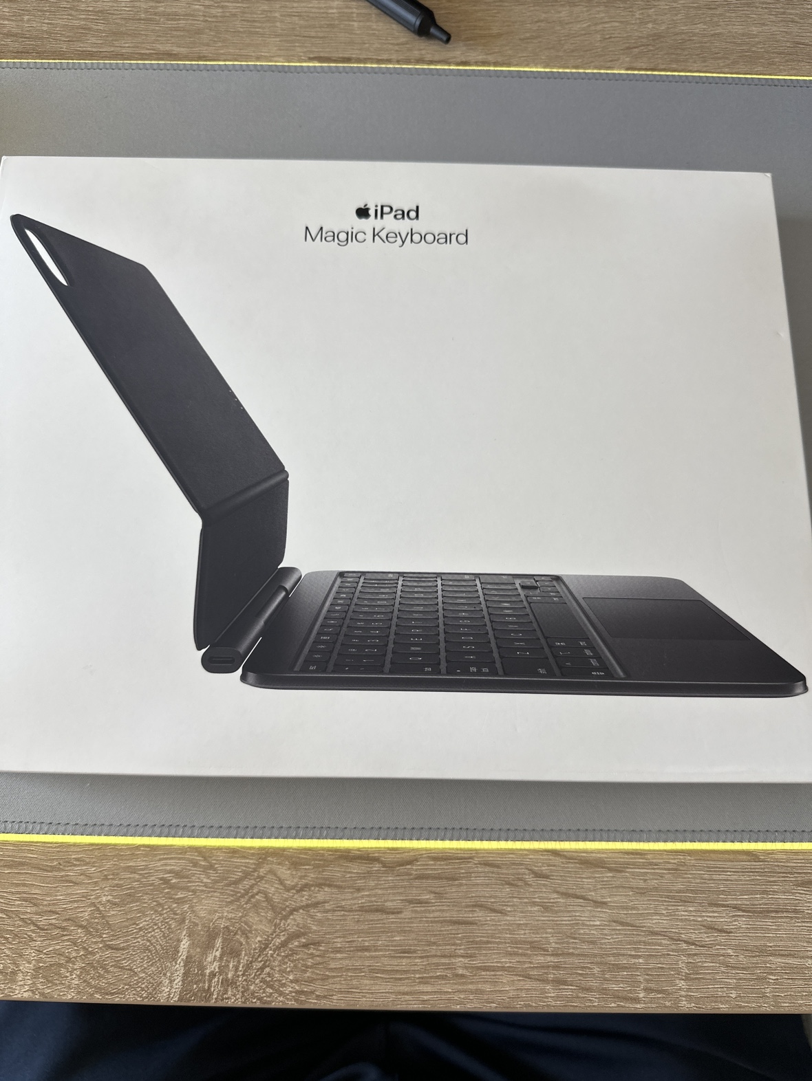 Brand new magic keyboard for ipad pro 11inch (m4)