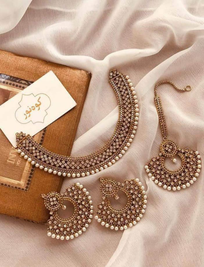 Elegent Kundan Dull Gold Neck Set