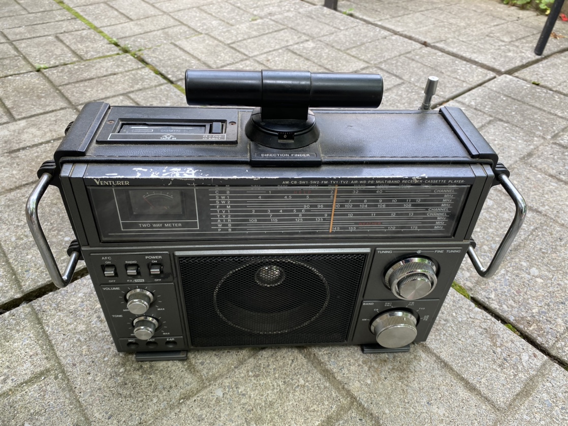 VINTAGE MULTI BRAND RADIO thumbnail