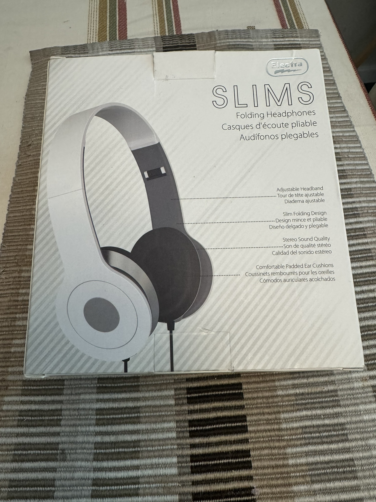 Head phones thumbnail