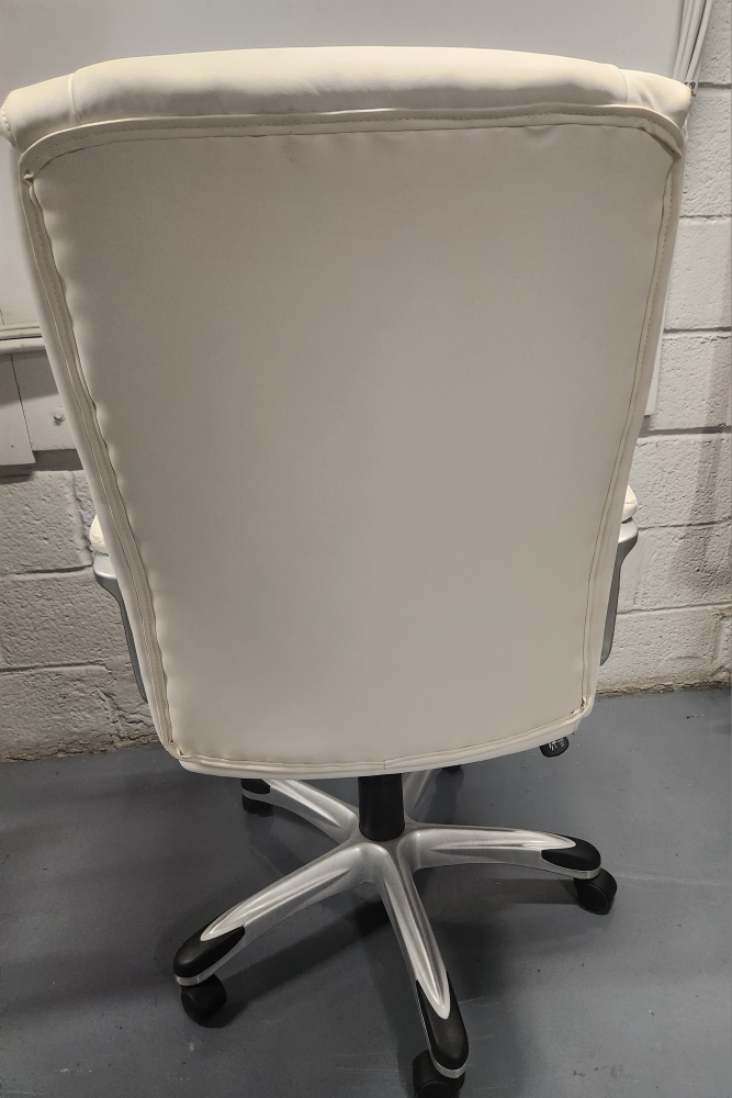 brand new stylish white/offwhite leather office chair - photo 3