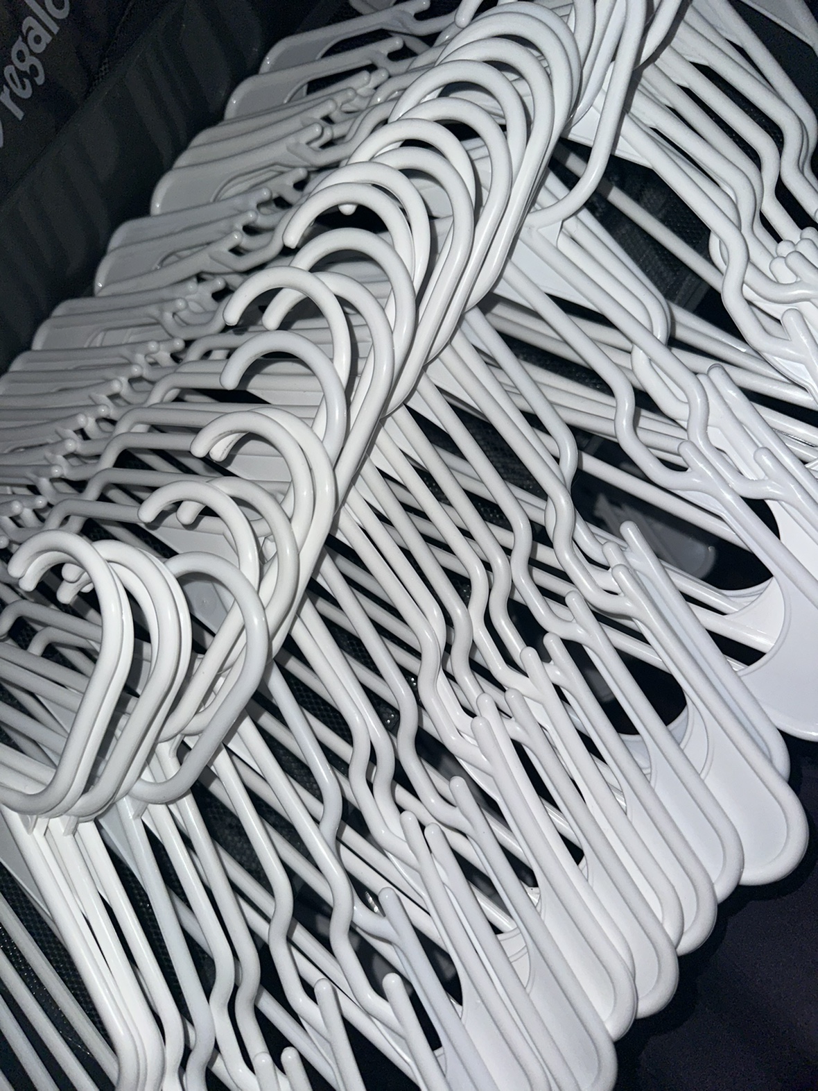white hangers - photo 3