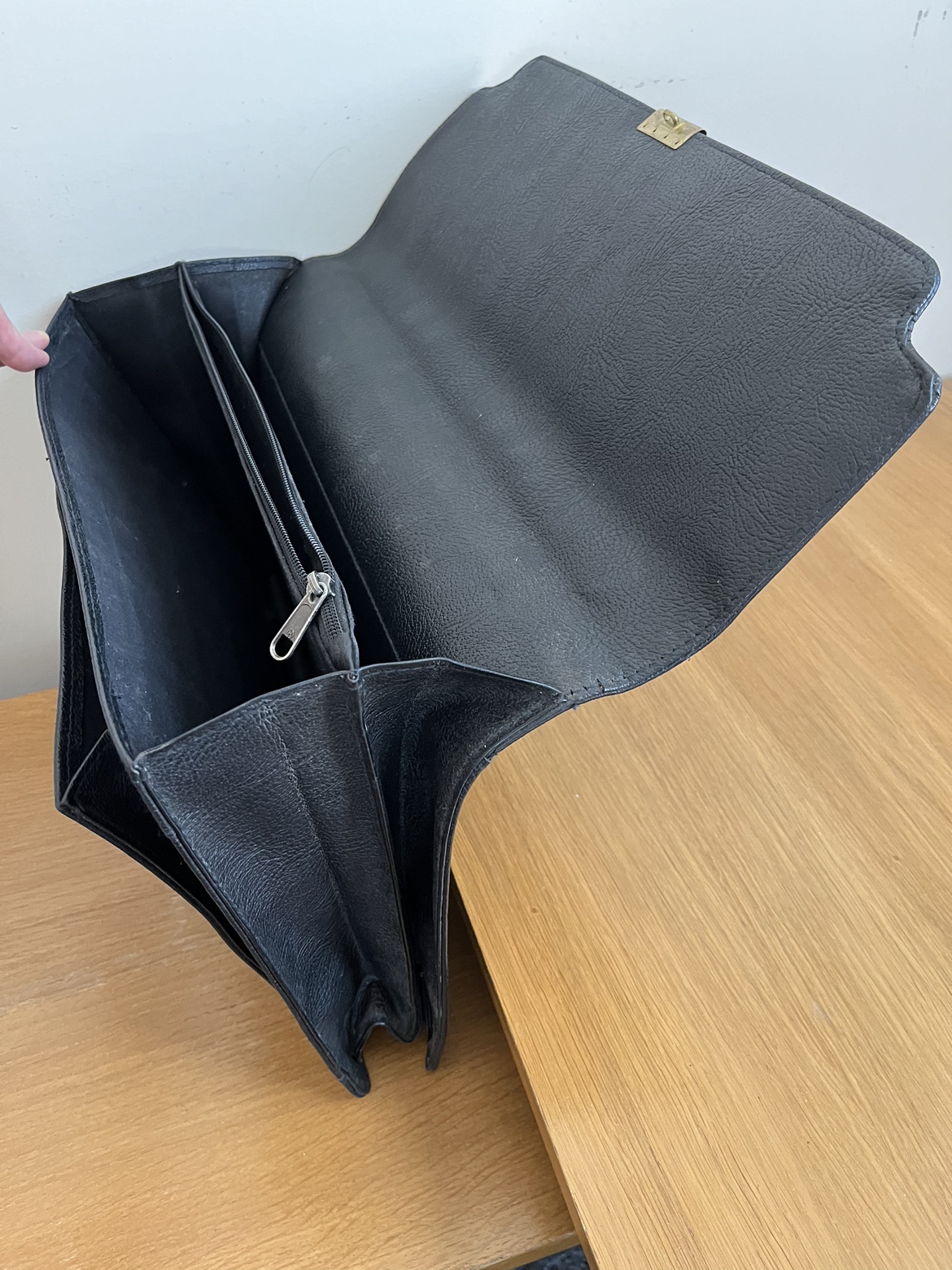 Briefcase - photo 5