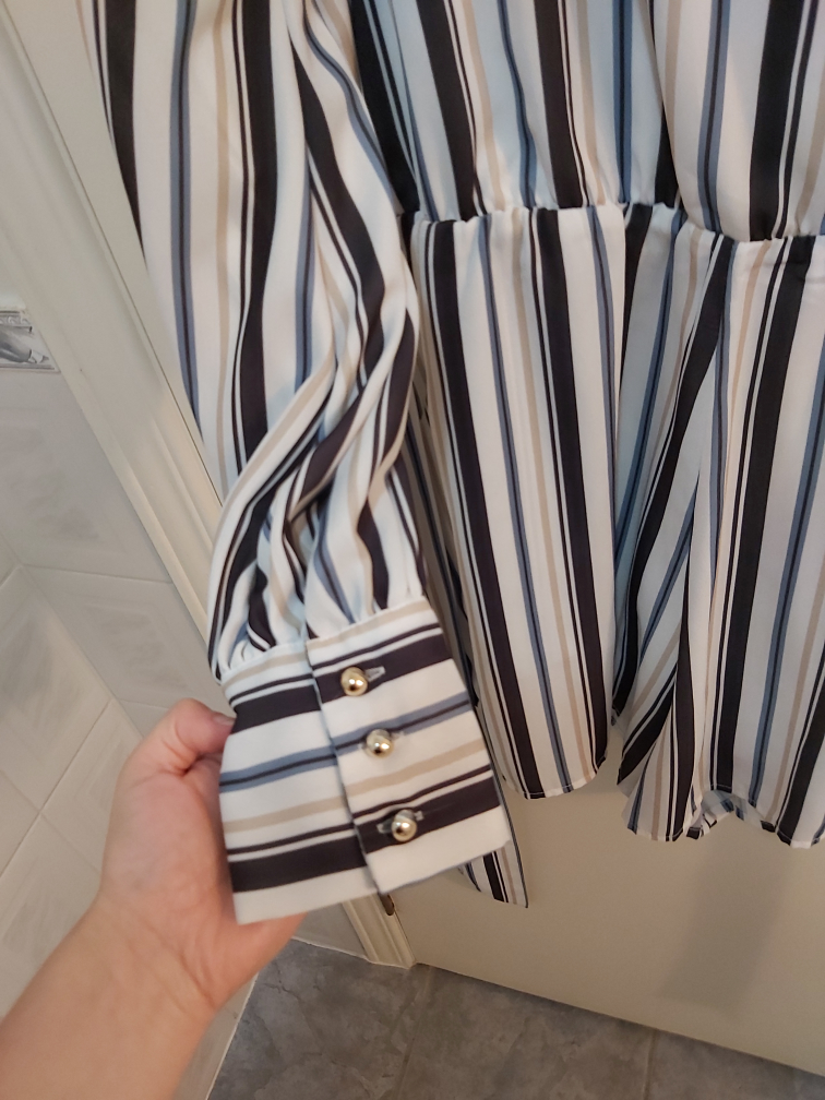 White Romper With Stripes Size Medium (M) image indicator(5)