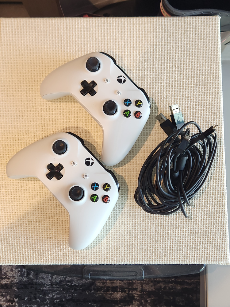 Xbox One S + Kinect + 2 Controllers + 11 Games - photo 4