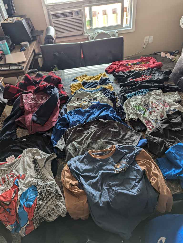 Boys clothes sizes 4-6 (mainly )