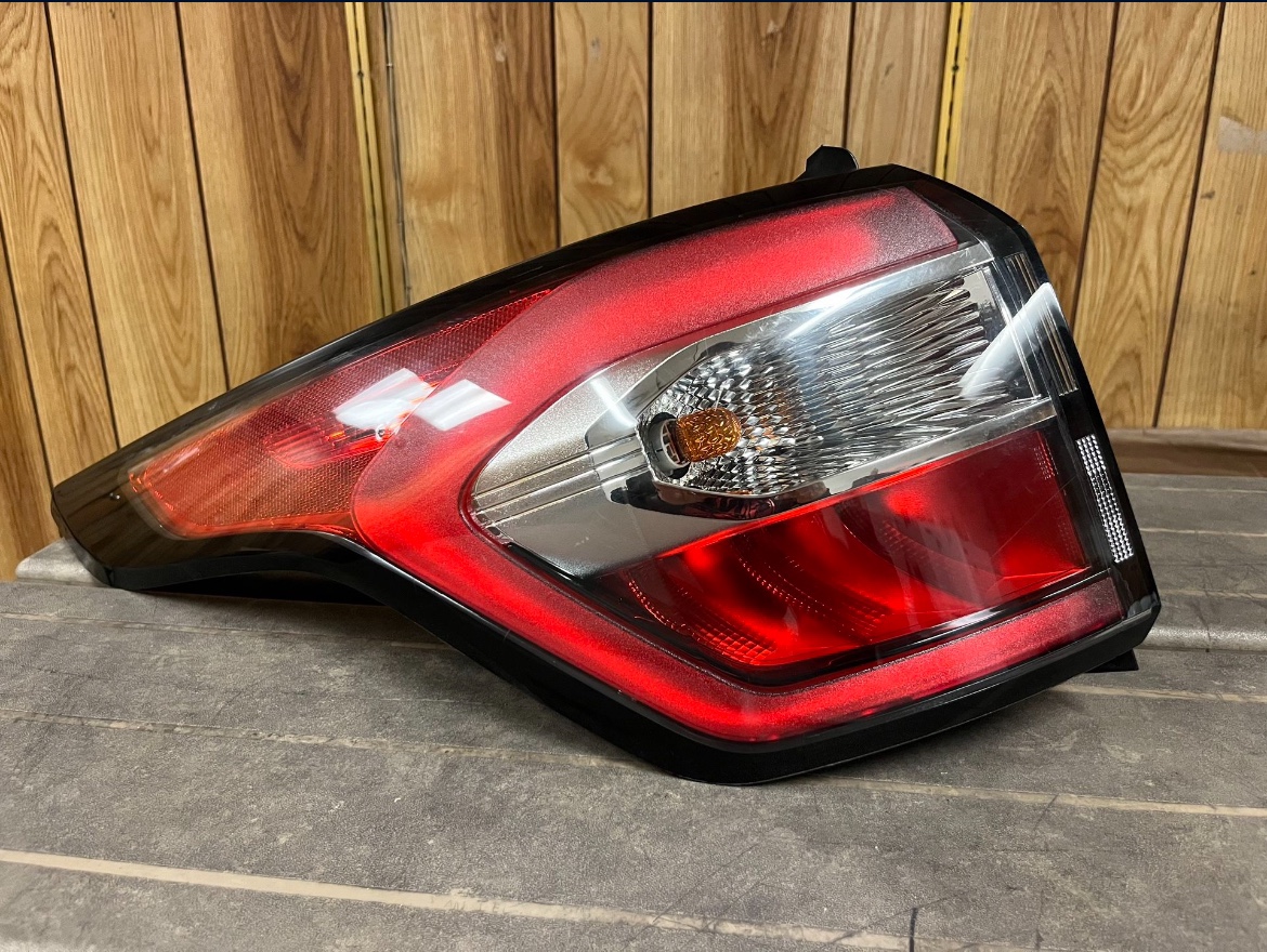 2018 Ford Escape Lh Tail Light - photo 4