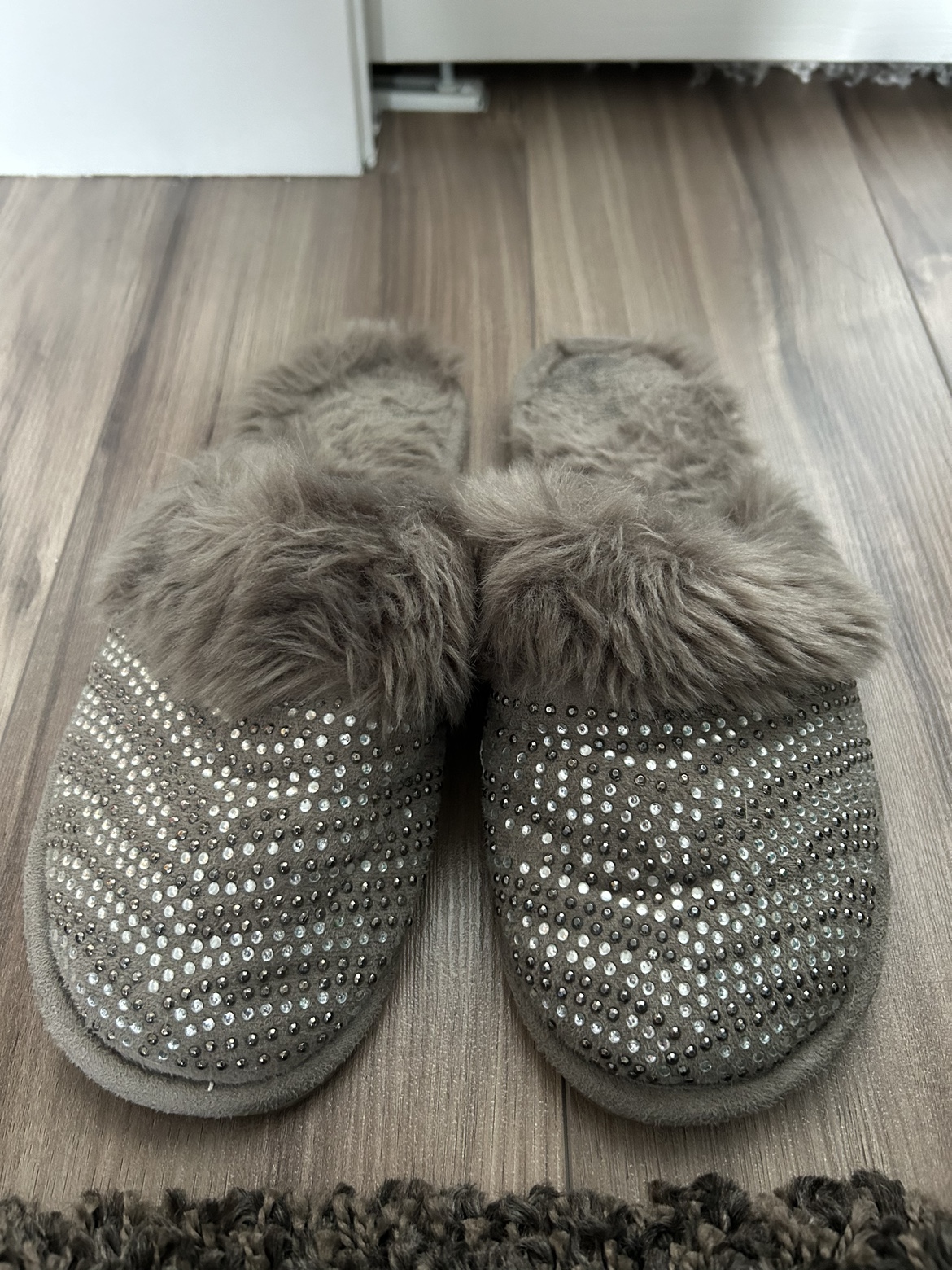 Slippers thumbnail