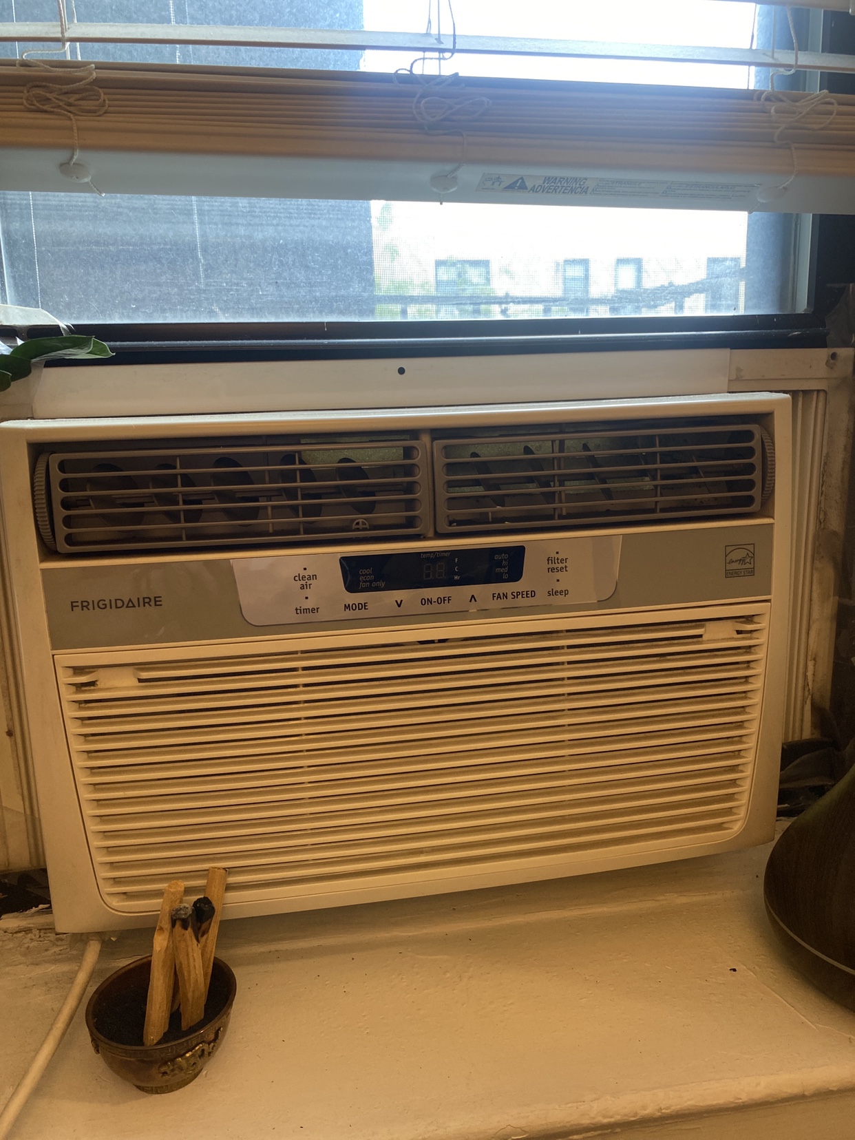 Frigidaire air Conditoner - photo 2