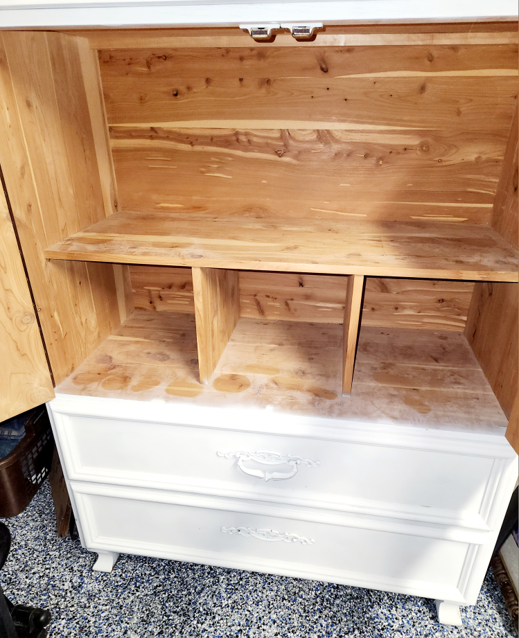Antique wardrobe - photo 2