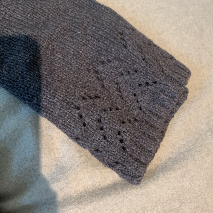 Long sweater with hood - Size M #freecycle image indicator(3)