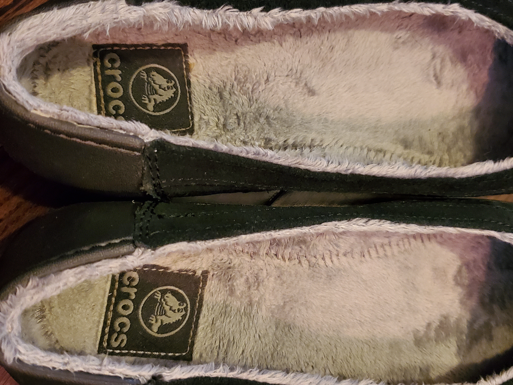 👡  🥿 👠Brand New - Women's Crocs - size 8.5 suade image indicator(7)