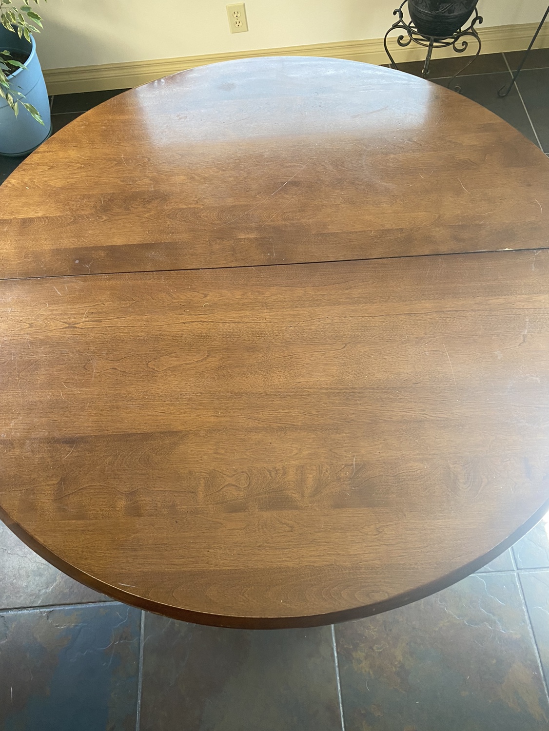 Solid wood table and chairs - used - photo 4