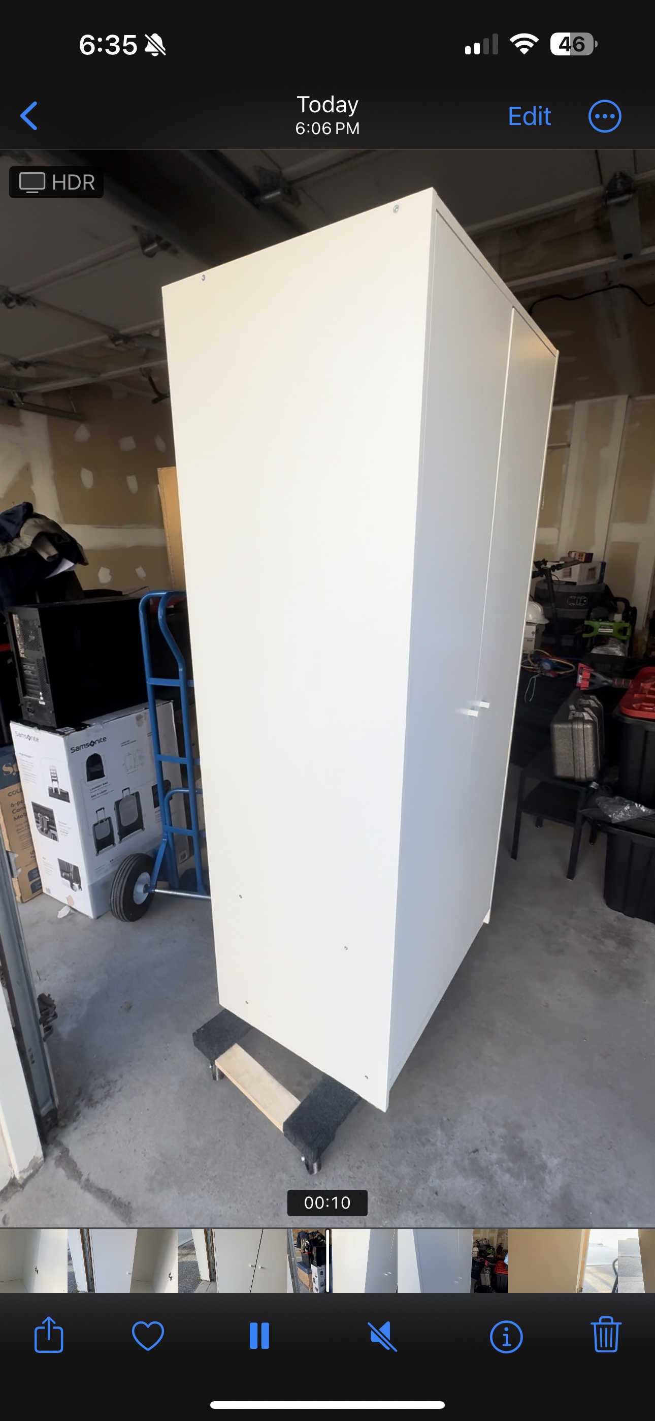 White closet - photo 4