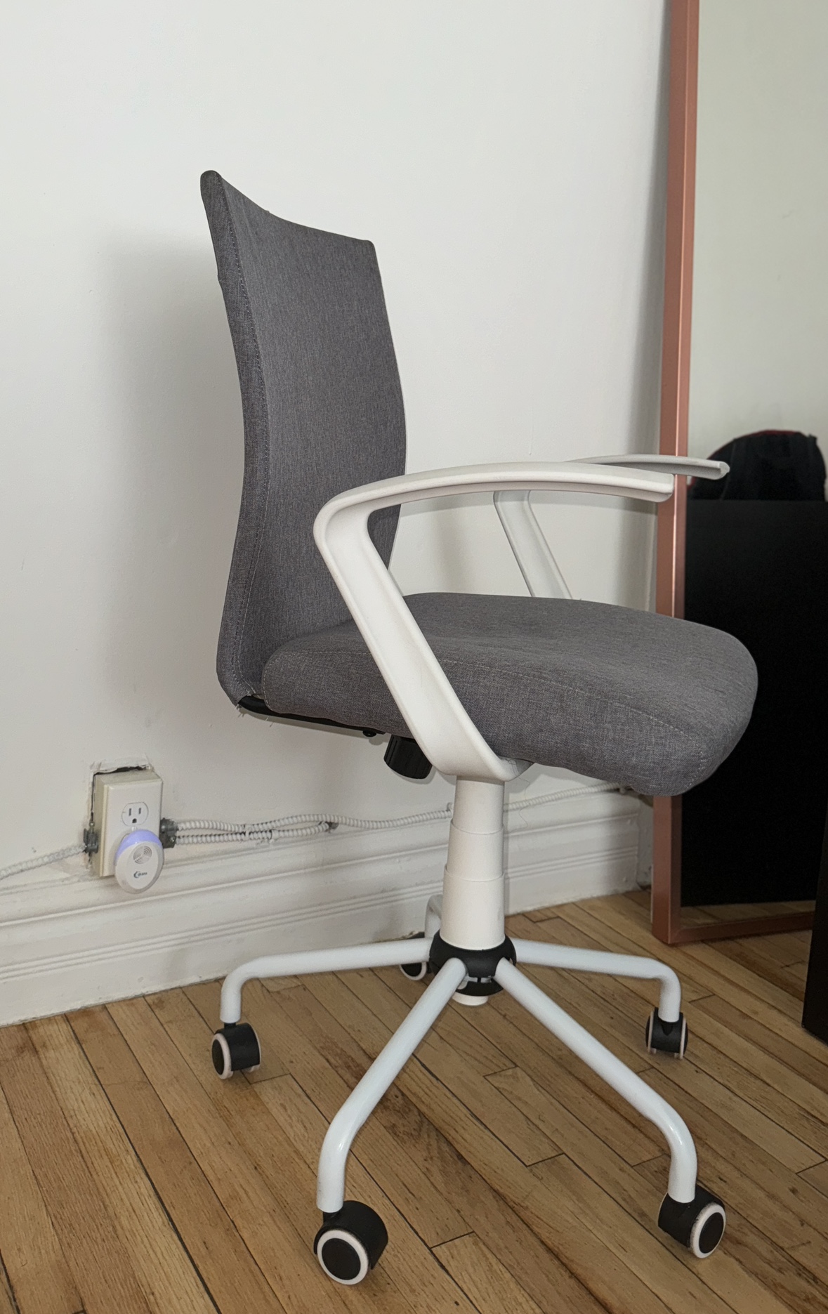 ❌ Moving out Sale ❌.                             Chair - photo 2