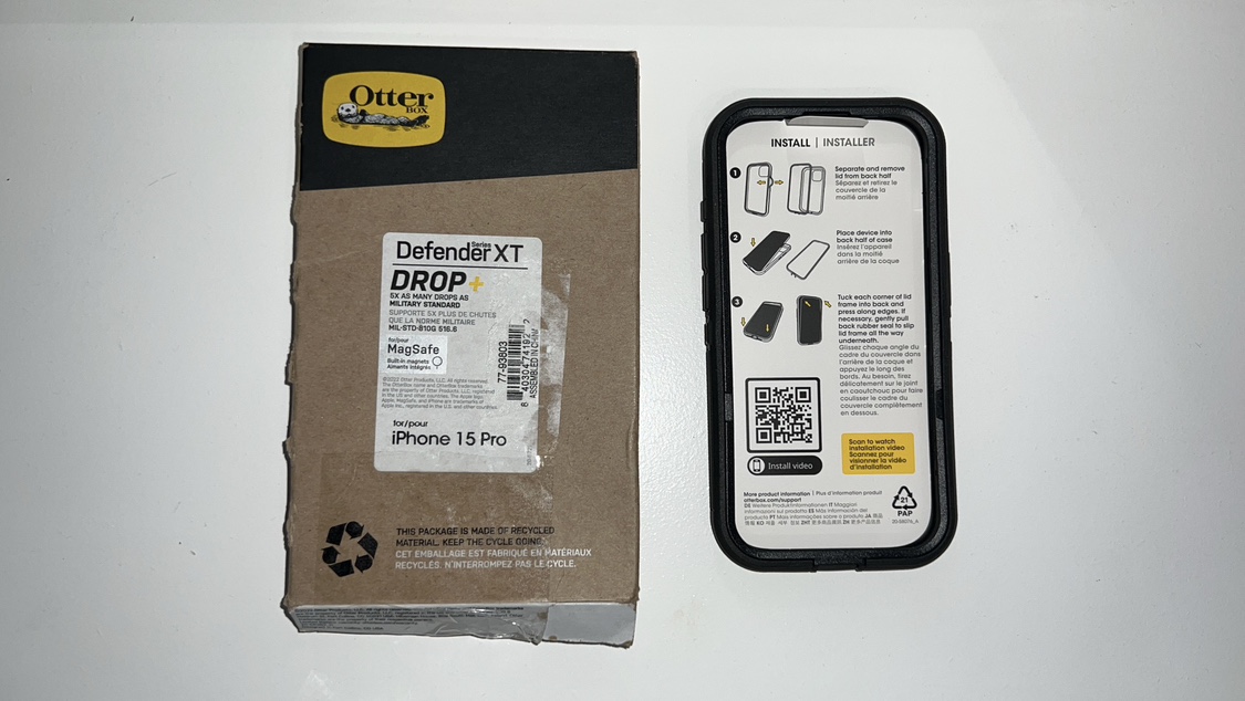 OtterBox iPhone 15 Pro Case image indicator(2)