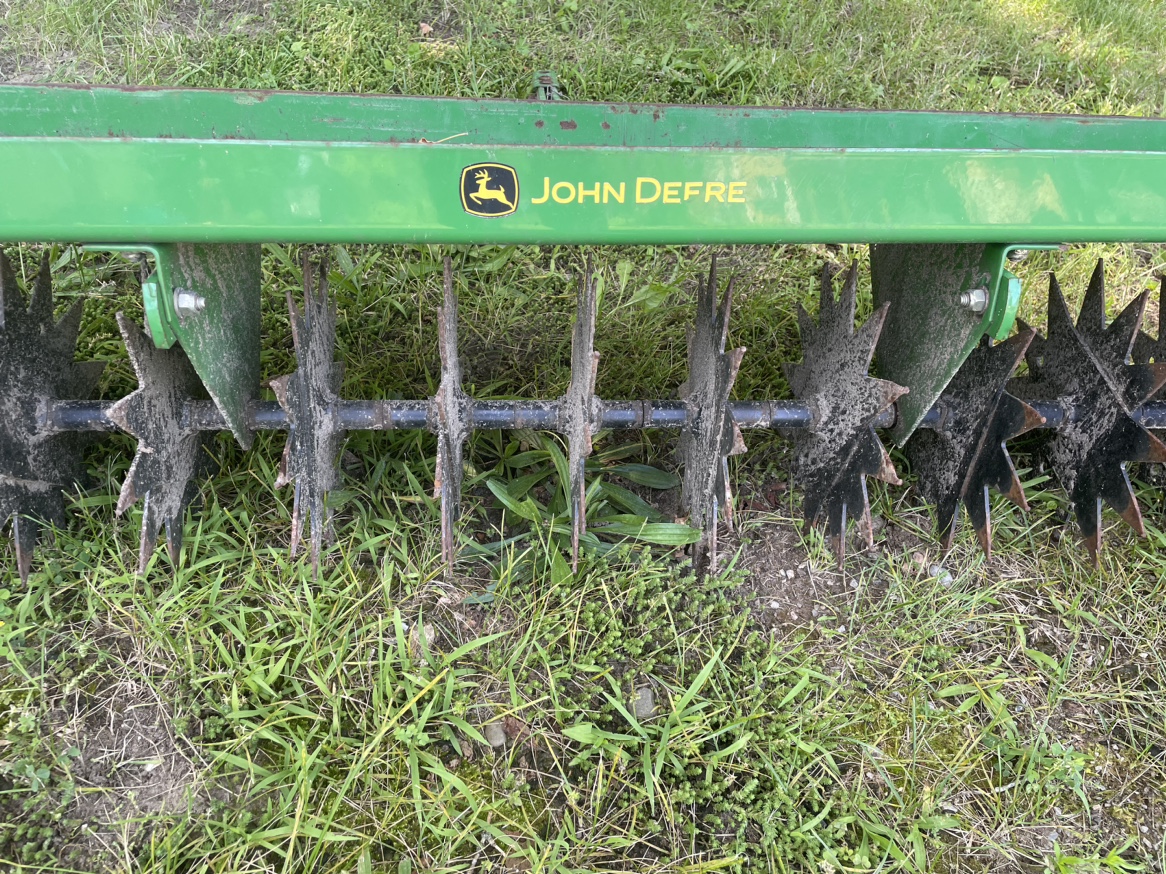 John Deere Aerator Lawn Tractor - photo 3