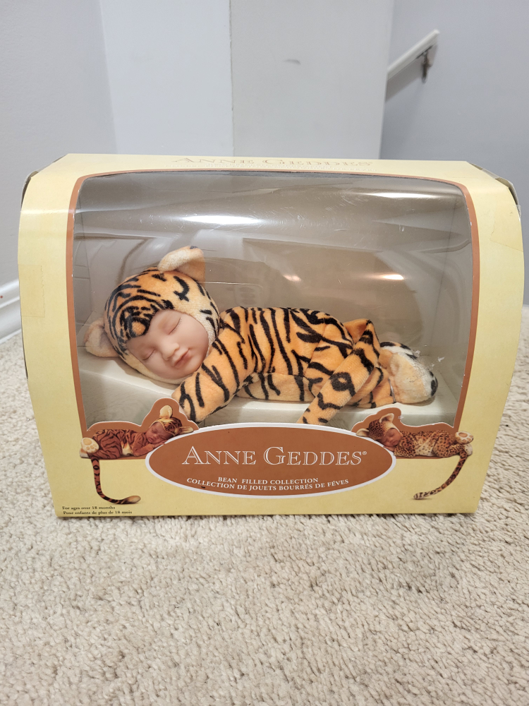 Anne Geddes bean filled collection sleeping tiger doll (New) image indicator(2)