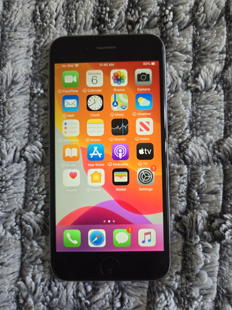 iPhone 6s 32gb - Unlocked thumbnail
