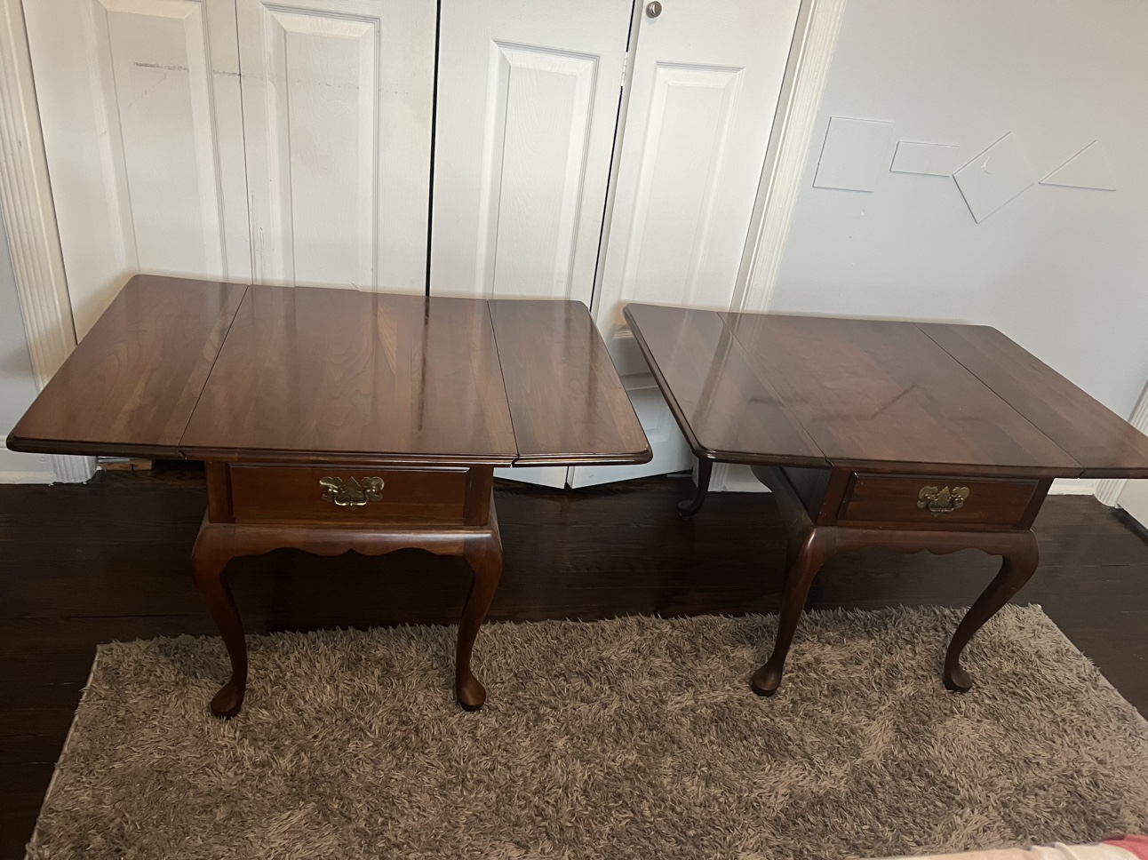 Set of 2 Nightstands w/drop leaves - photo 3