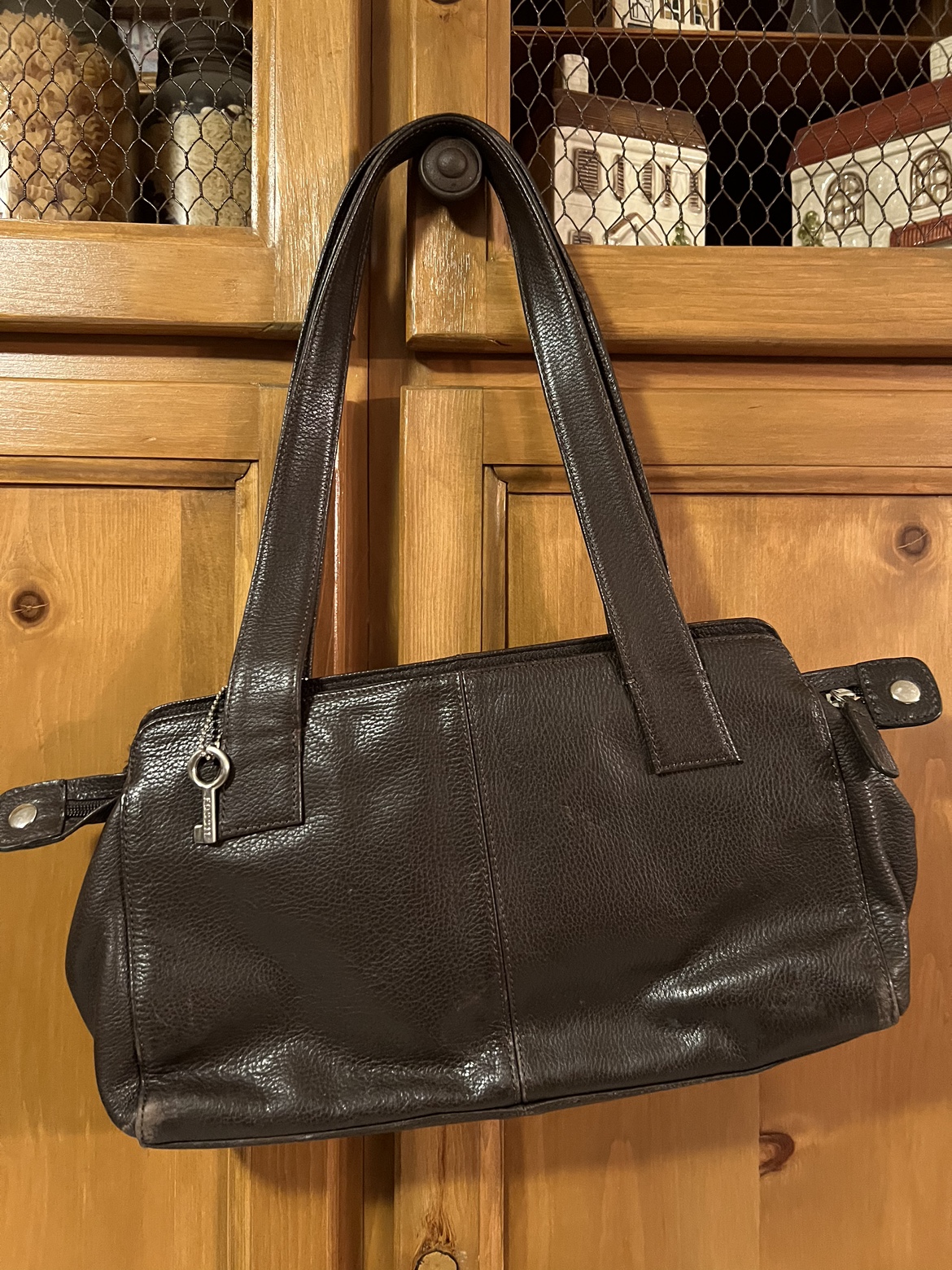 Purses and wallets. image indicator(6)