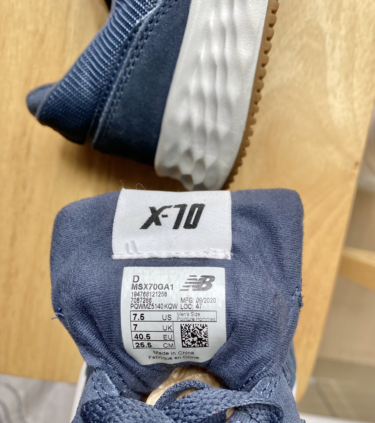 new men's (unisex) sneakers US size 7.5 image indicator(3)