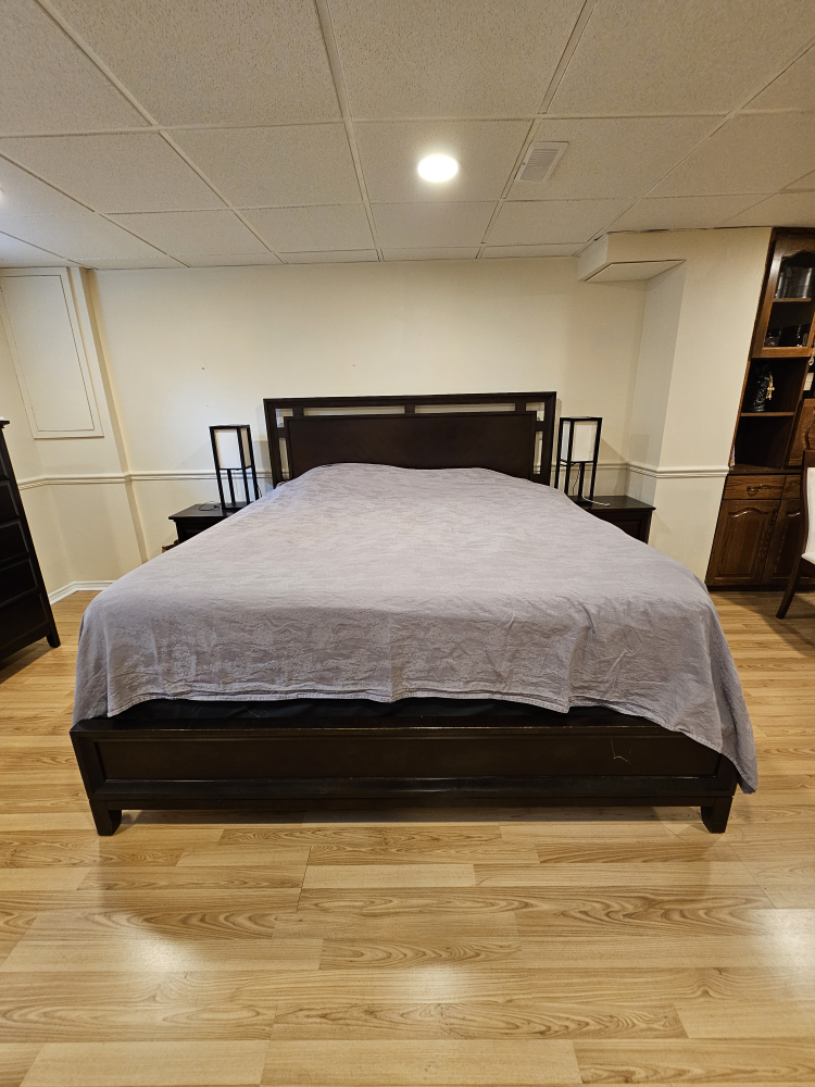 King size bed frame plus furniture - photo 2