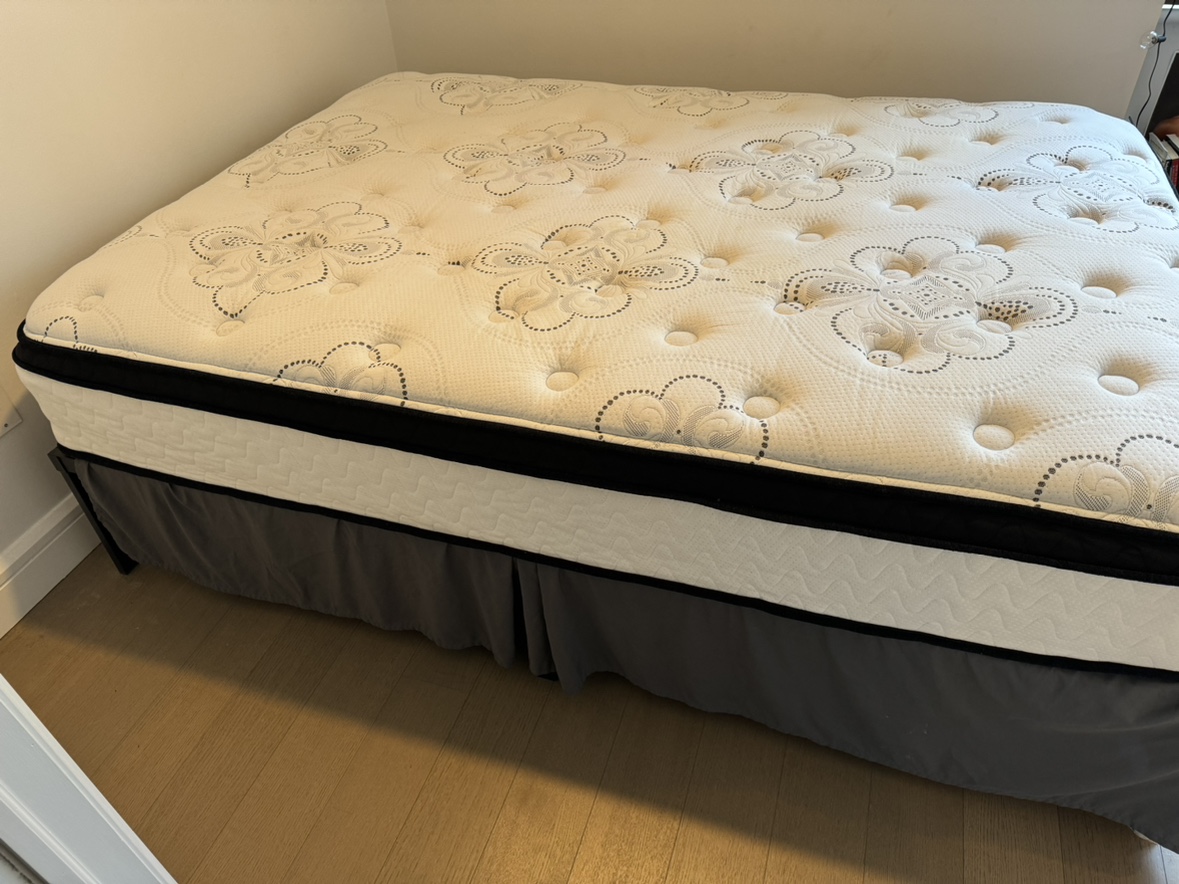 Queen mattress + frame + bed skirt - photo 3