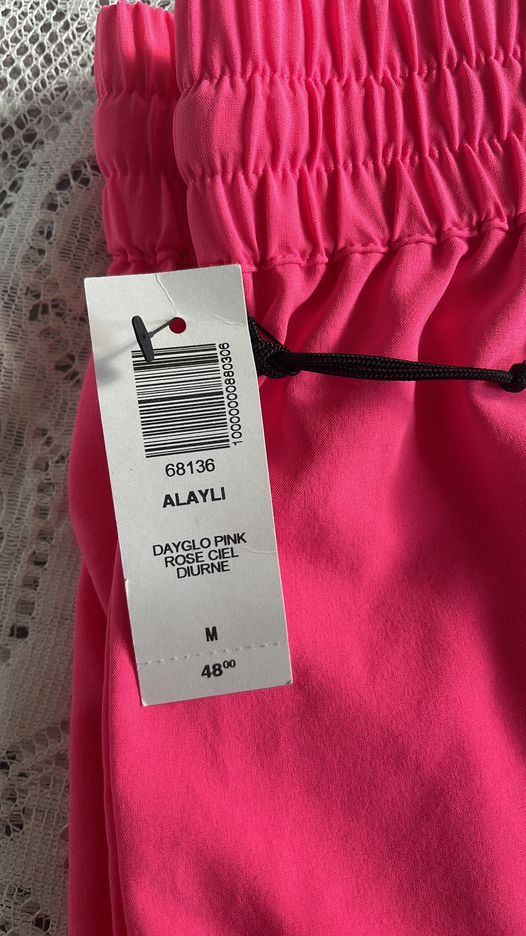 Tna Shorts (MED) Retail Price $48.00 (Final Price $15.00) image indicator(3)