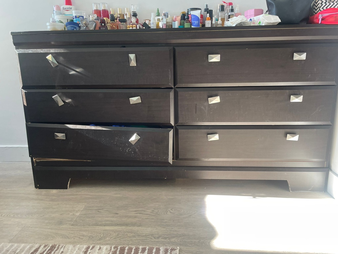 Dressing table