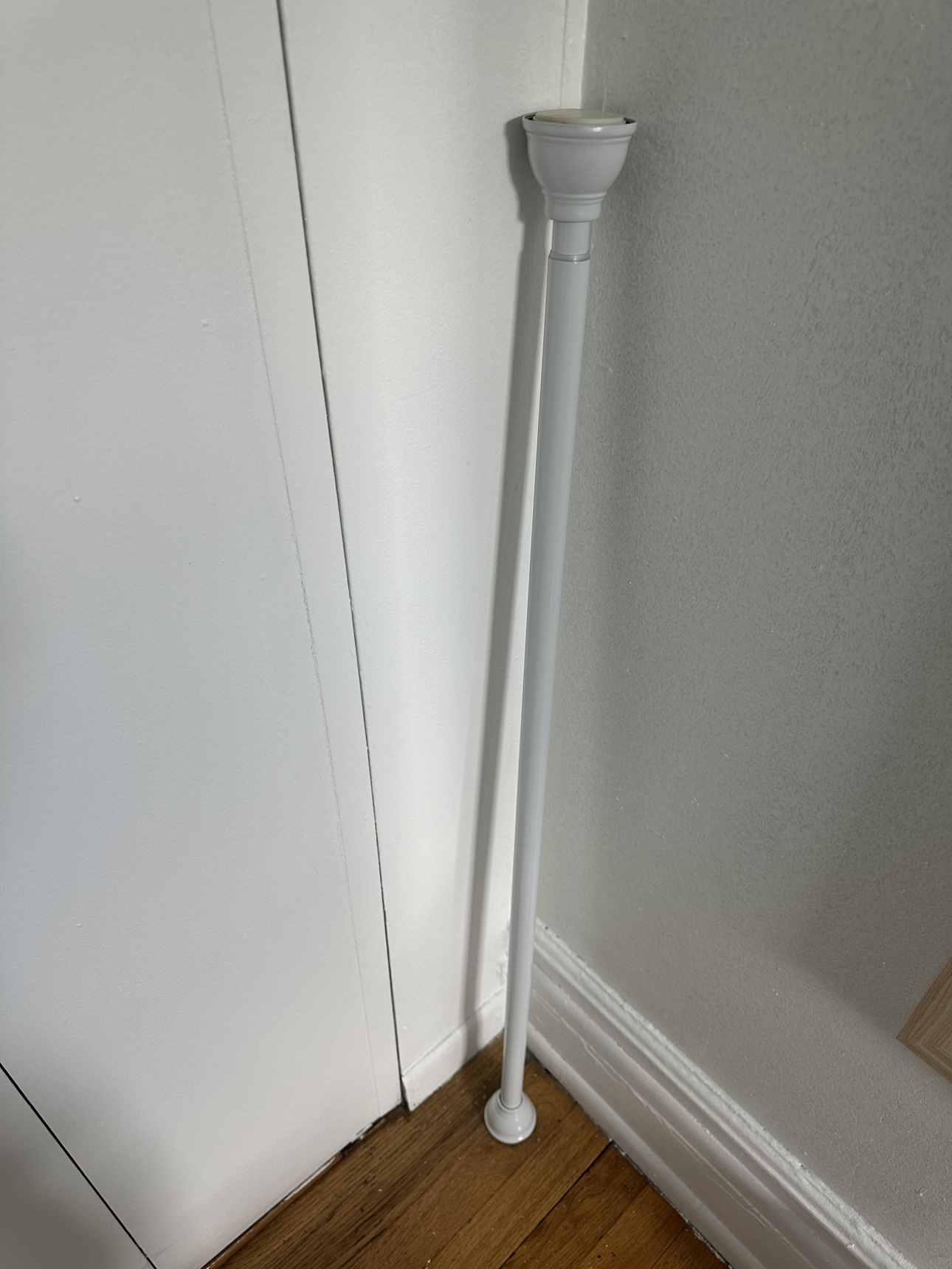 White Curtain Rod– 43-77 in