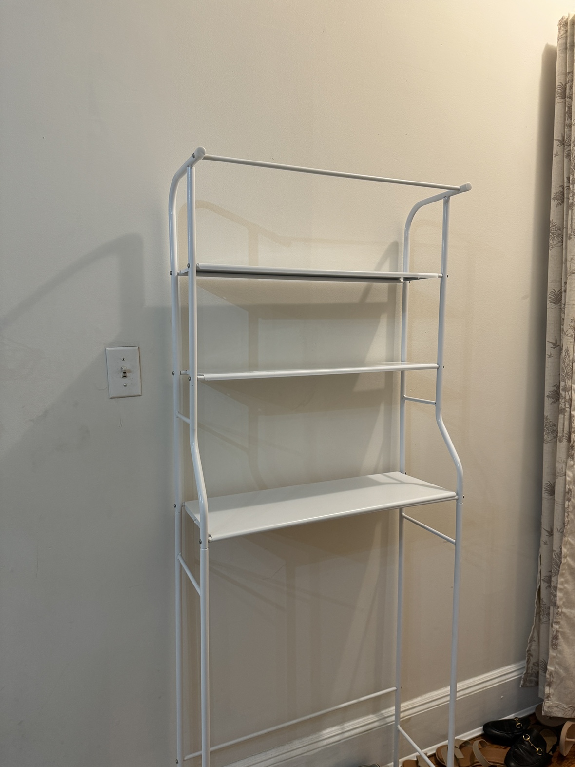 Bathroom shelf