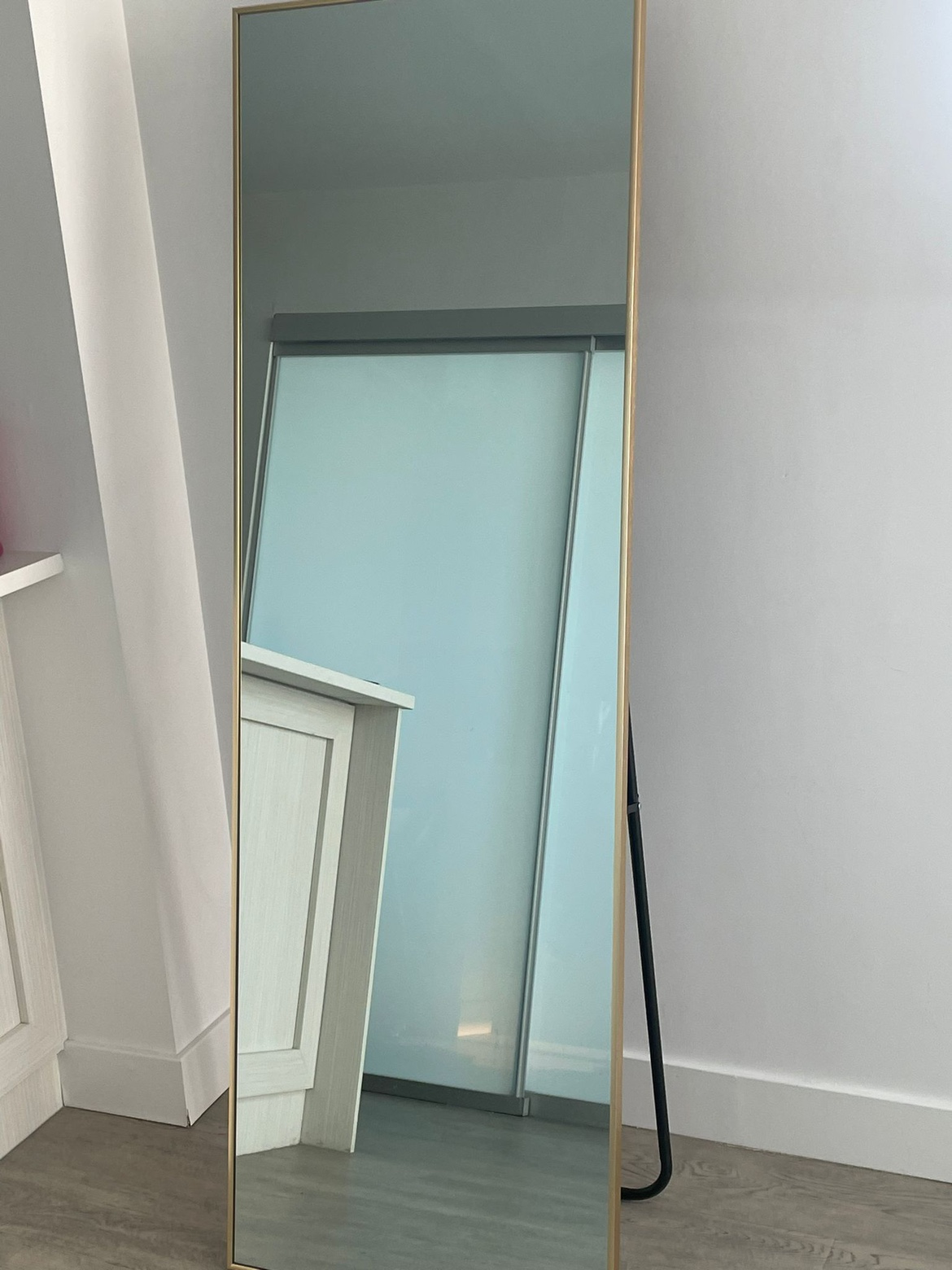 Standing mirror