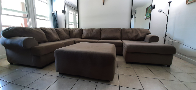 Sectional Sofa w/Ottoman