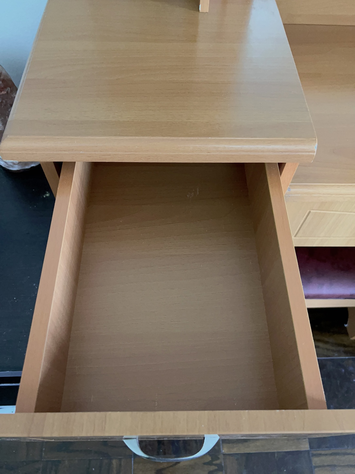 Make up vanity desk with chair - photo 4