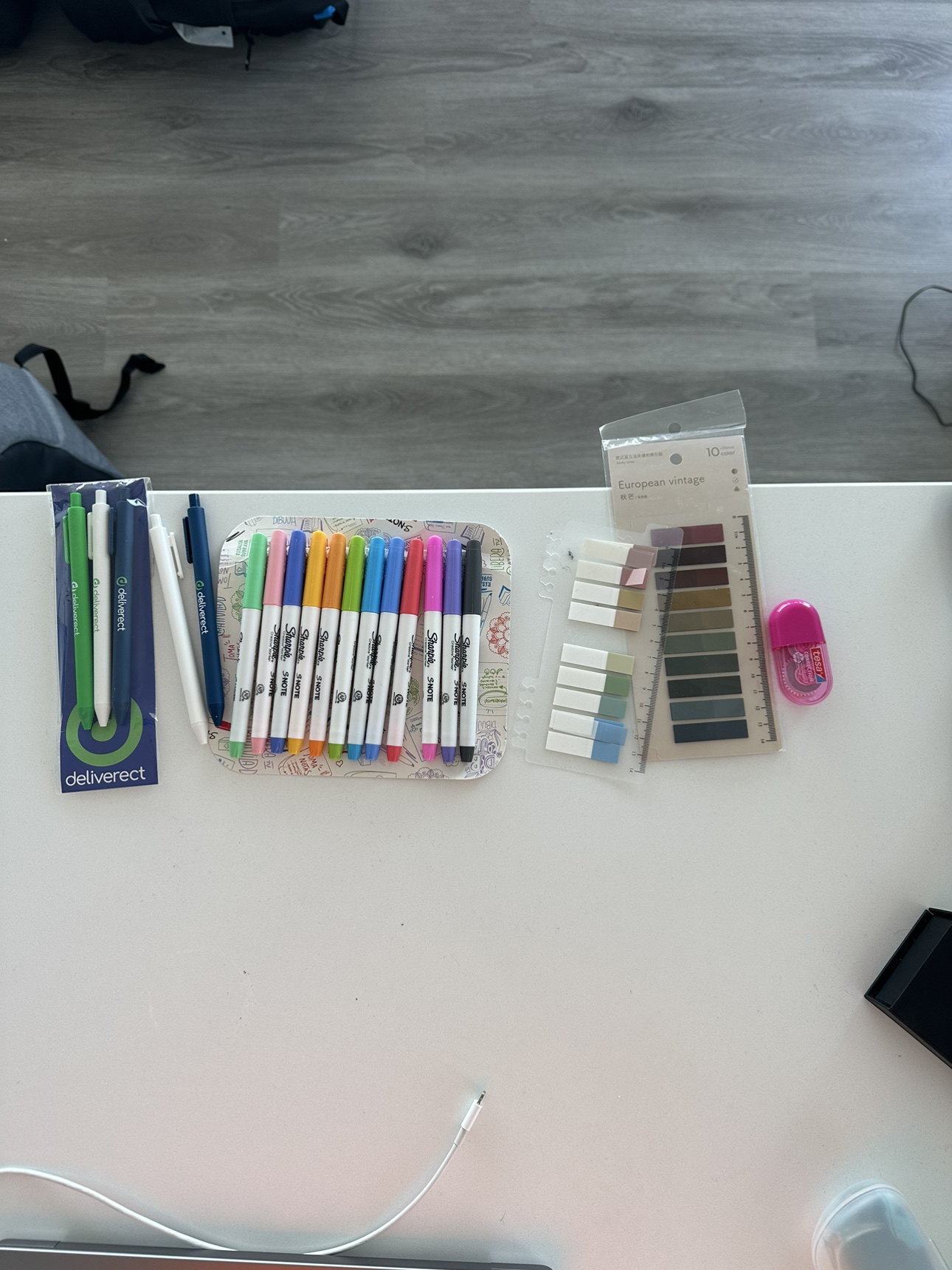 Pens, markers - photo 2