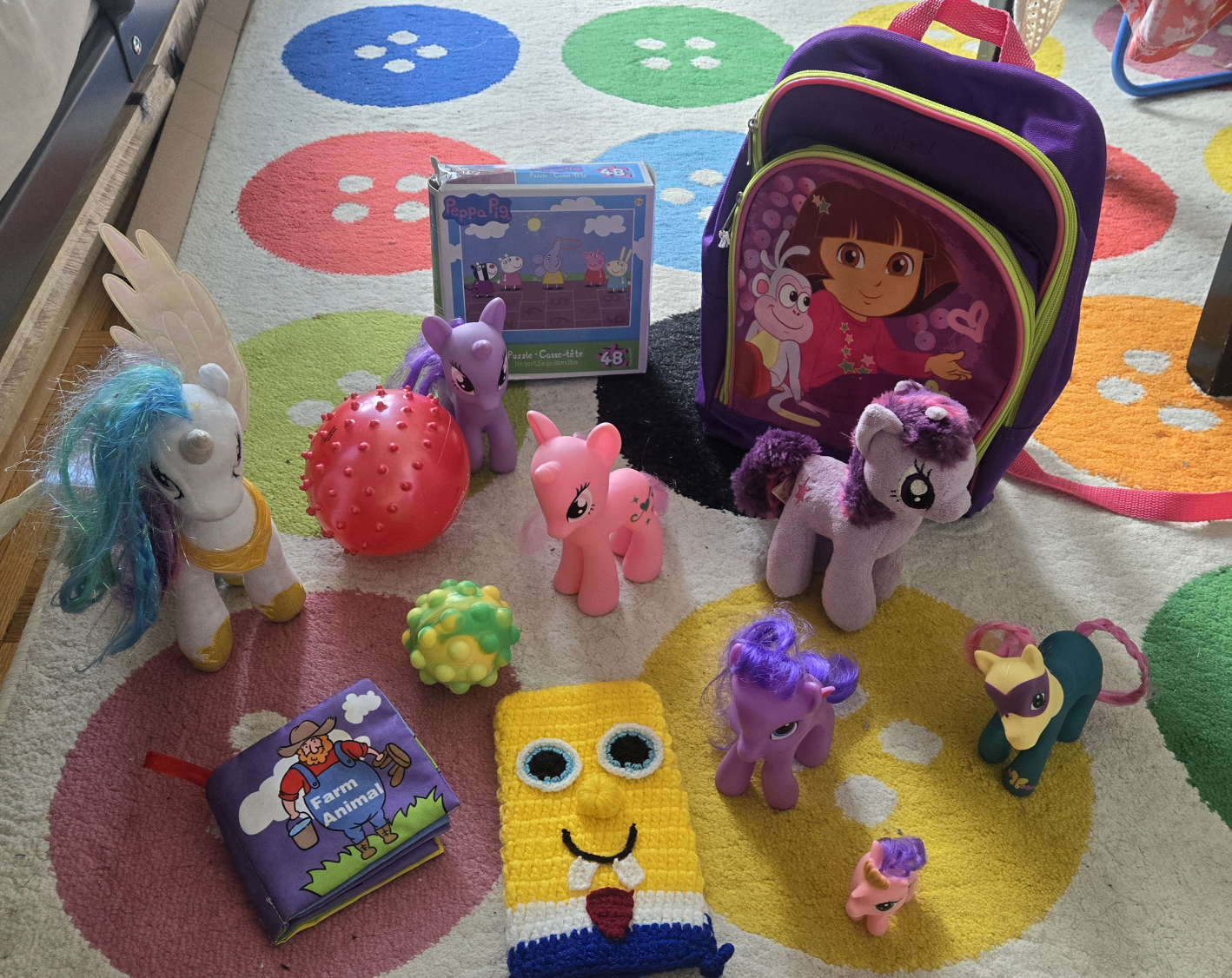 Kids items (bag, unicorn,puzzel, ...)