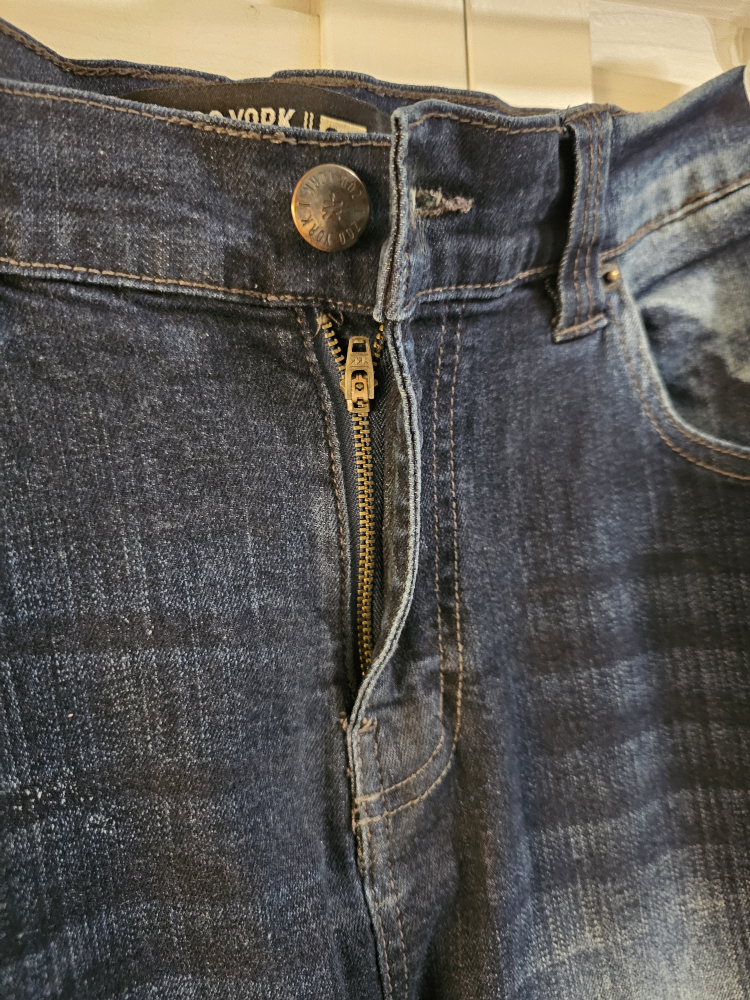 Zoo York  men's streachy jeans pants image indicator(8)