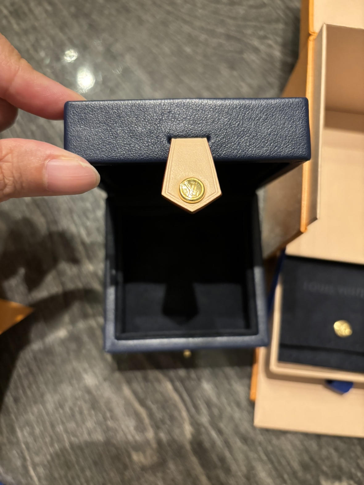 LV authentic Fine Jewelry Box Set image indicator(5)