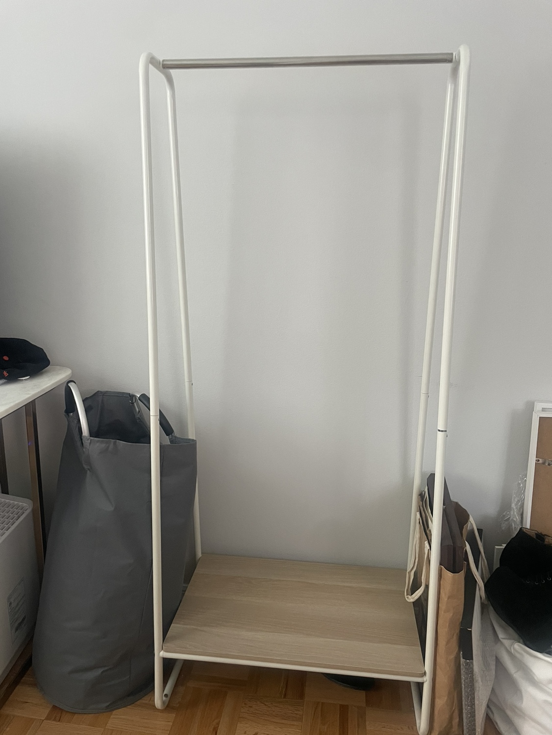 White / Ash wood clothing rack