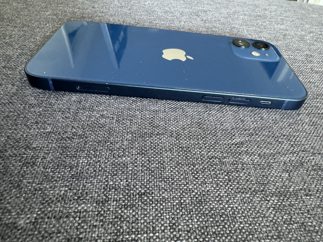 iPhone 12 64GB - Blue image indicator(4)