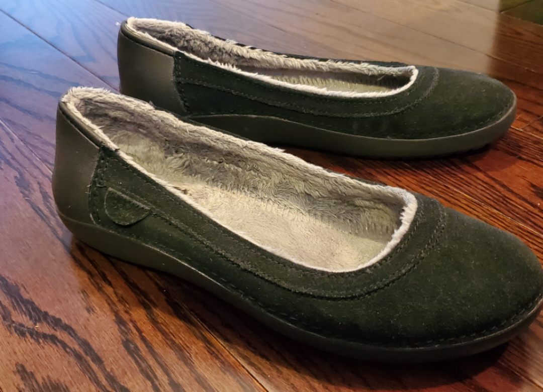 👡  🥿 👠Brand New - Women's Crocs - size 8.5 suade image indicator(6)